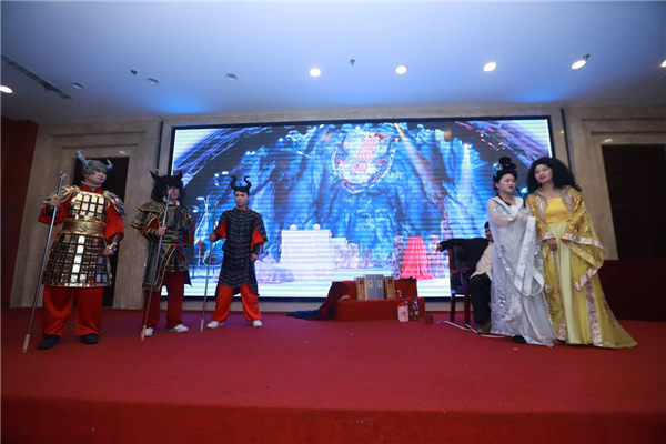 佰仕达带来小品《盘丝洞》